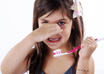 از بین بردن بوی بد دهان کودکان